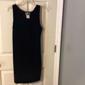 Velvet dress with light beading design